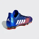 Giày Adidas Messi 16.1 TF với thiết kế đế đặc biệt