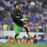 Gianluigi Buffon, huyền thoại bóng đá, trong pha bắt bóng