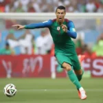 Ronaldo sút phạt đền