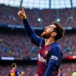 Messi ăn mừng chỉ tay lên trời